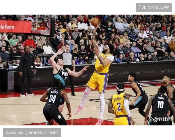 浓眉低迷仅得18分湖人苦战仍失利其攻防状态再度引发关注热议中